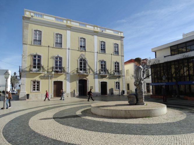 Os registos históricos dão conta de reuniões das lojas maçónicas em casas na Praça Gil Eanes. (Foto | Francisco Castelo / CM Lagos)